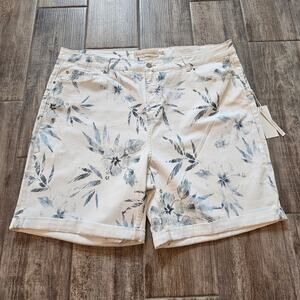 Soft Surroundings Shorts Womens 24W 5 Pocket Ultimate Denim Barely Blue Floral